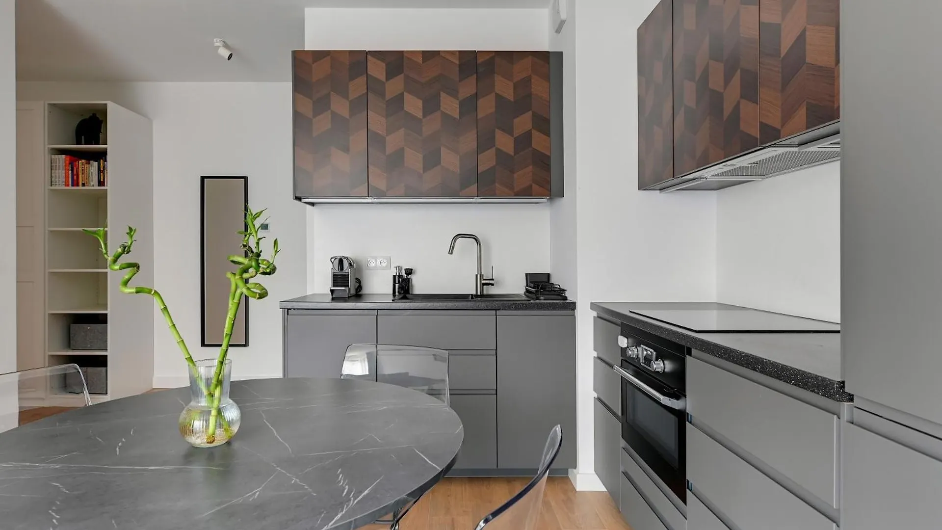 Doki Living By Blue Mandarin Parking & Foodhall Gdaňsk 0*,