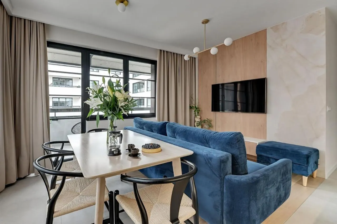 Doki Living By Blue Mandarin Parking & Foodhall Gdańsk