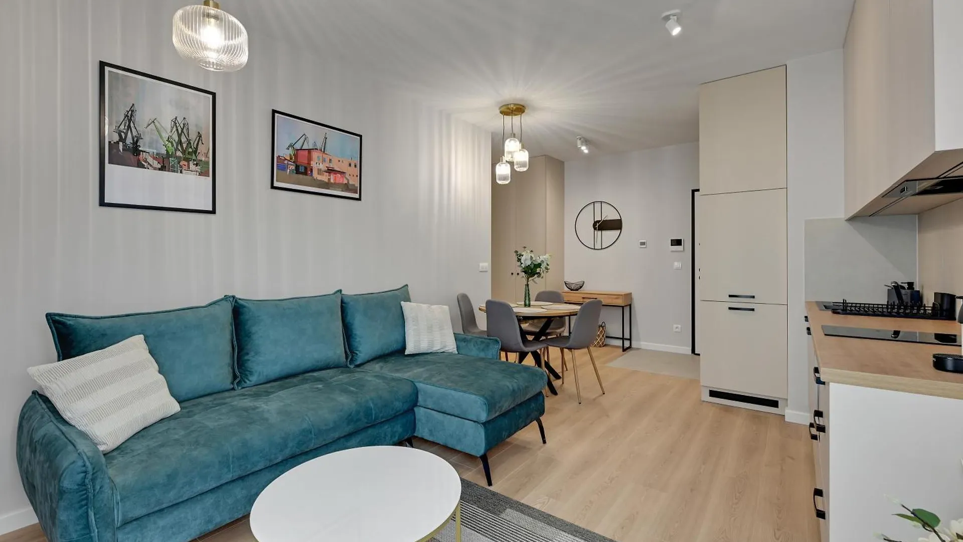 Doki Living By Blue Mandarin Parking & Foodhall Gdańsk