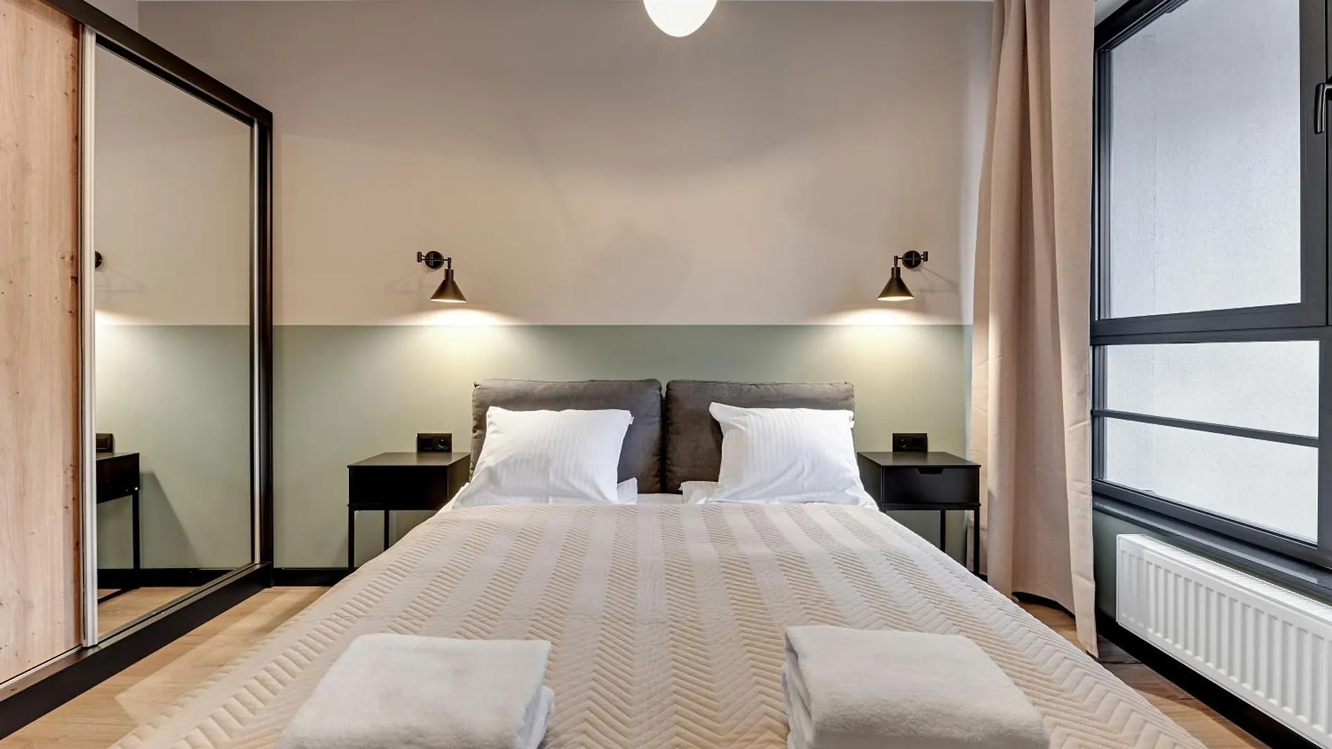 Doki Living By Blue Mandarin Parking & Foodhall Gdańsk 0*,  Polen