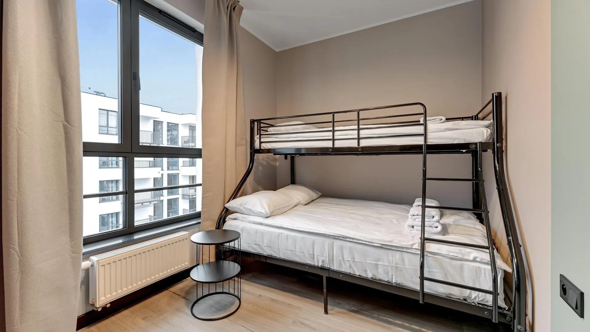 Doki Living By Blue Mandarin Parking & Foodhall Gdańsk Polen