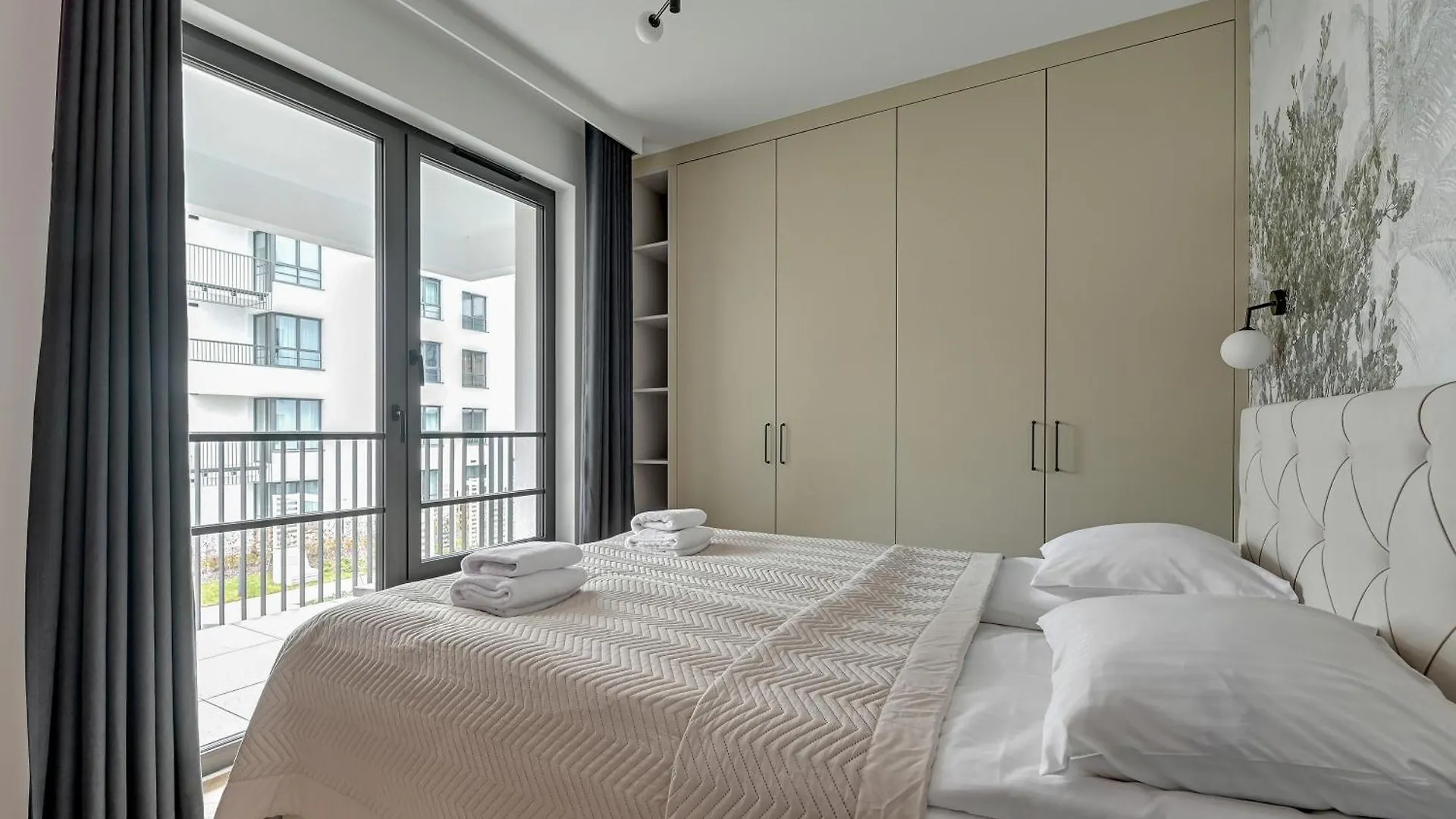 Doki Living By Blue Mandarin Parking & Foodhall Gdansk Apartment