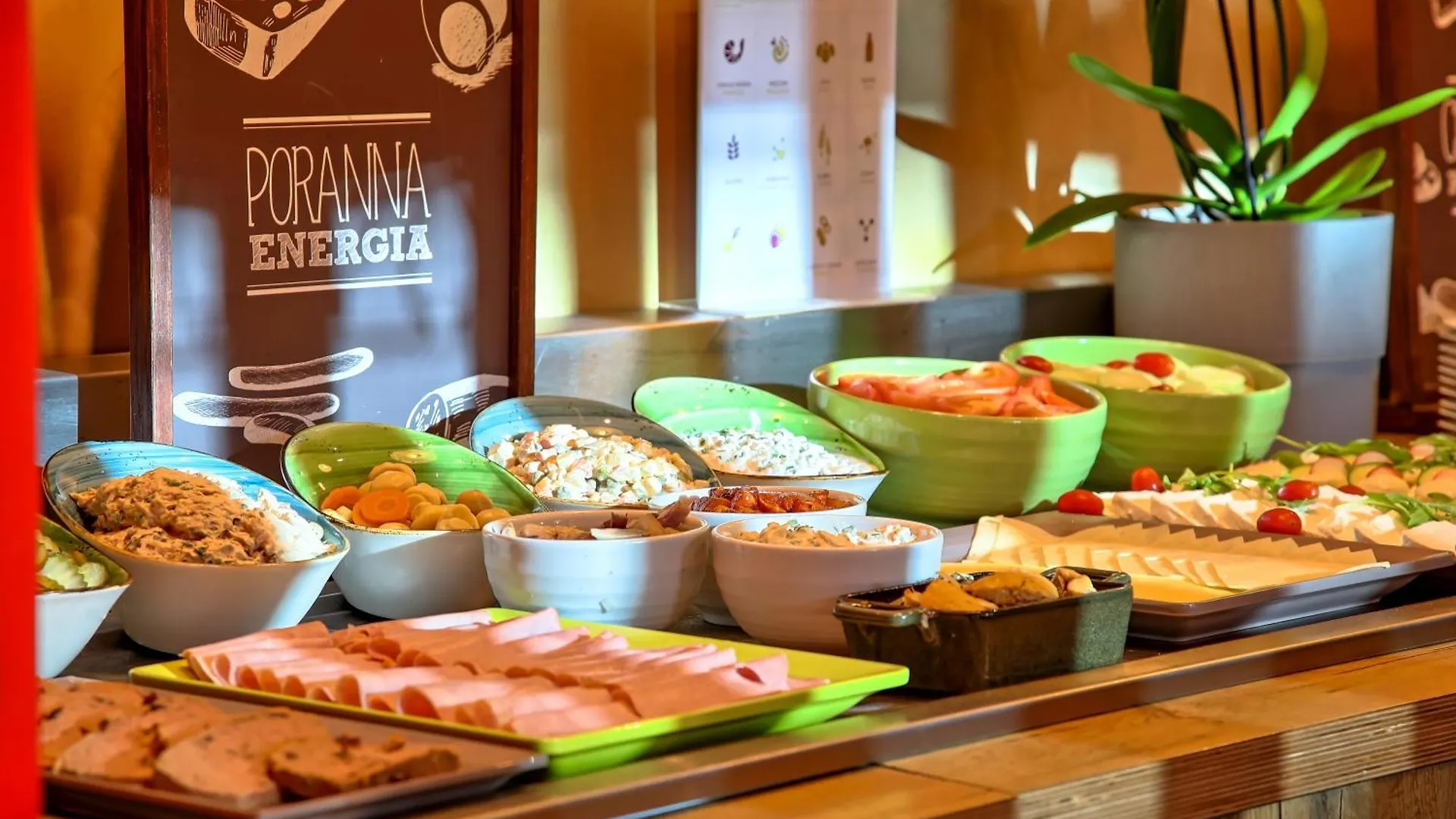 Doki Living By Blue Mandarin Parking & Foodhall Gdańsk Polen