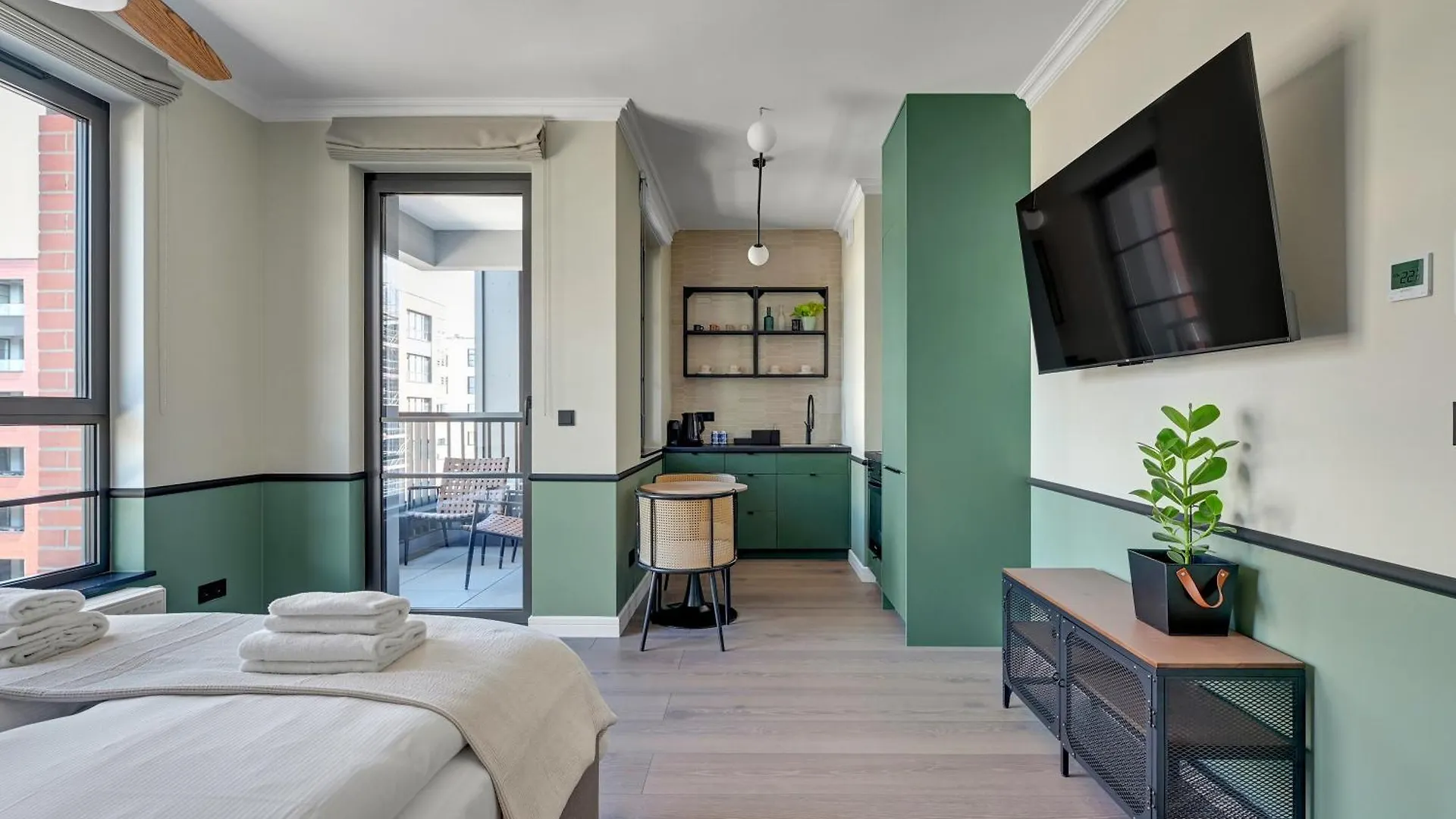 Doki Living By Blue Mandarin Parking & Foodhall Gdańsk 0*,  Polen