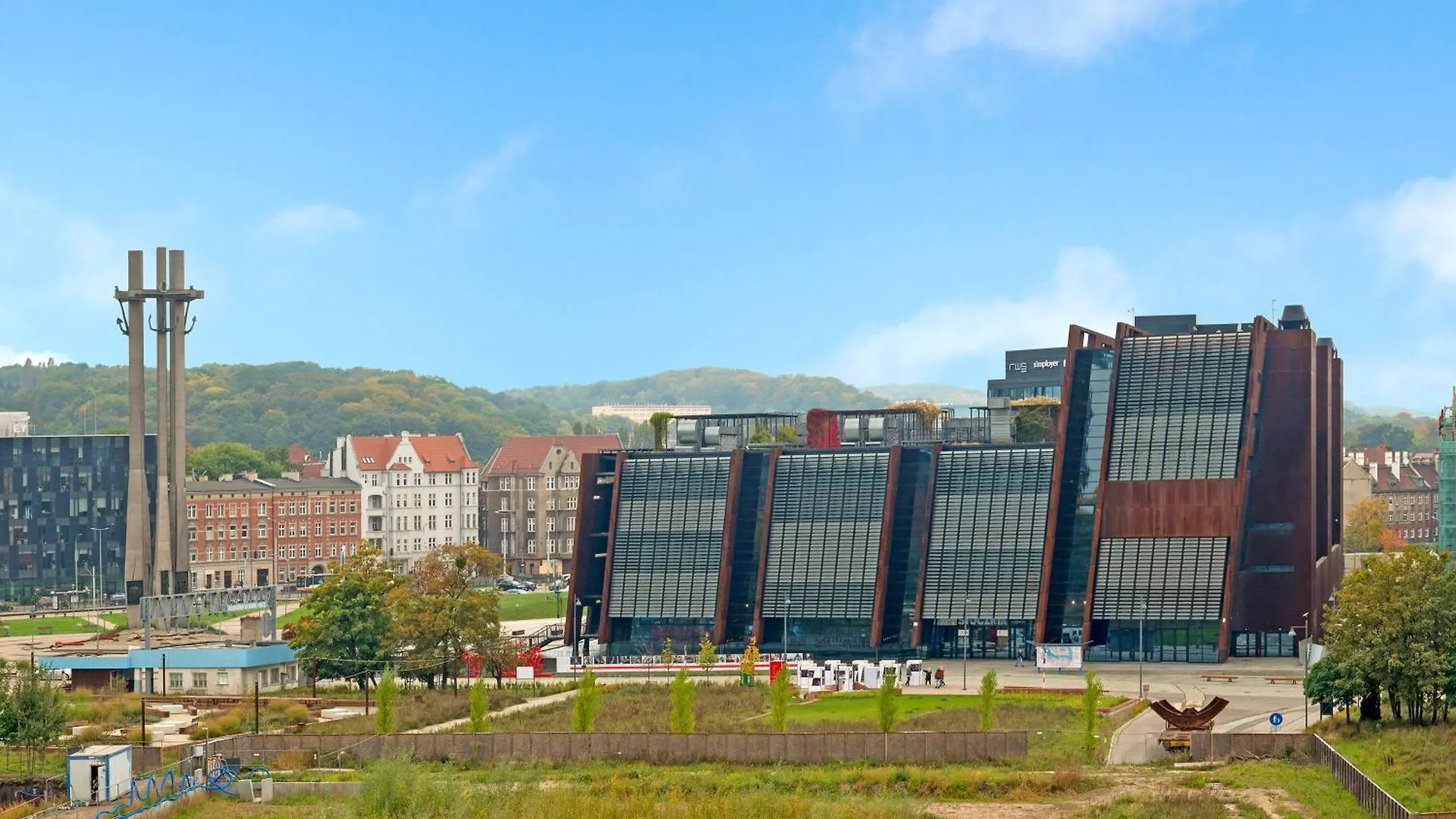 Doki Living By Blue Mandarin Parking & Foodhall Gdańsk 0*,