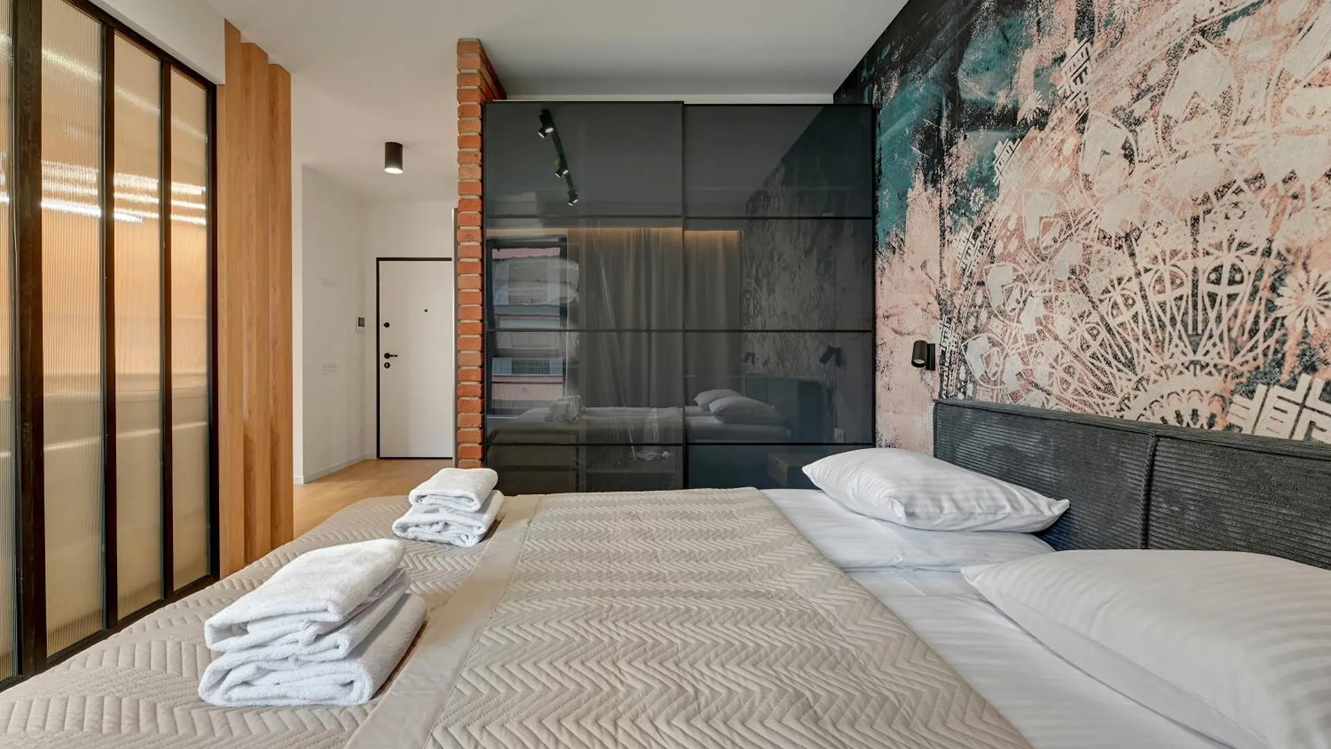 Doki Living By Blue Mandarin Parking & Foodhall Gdańsk 0*,  Polen